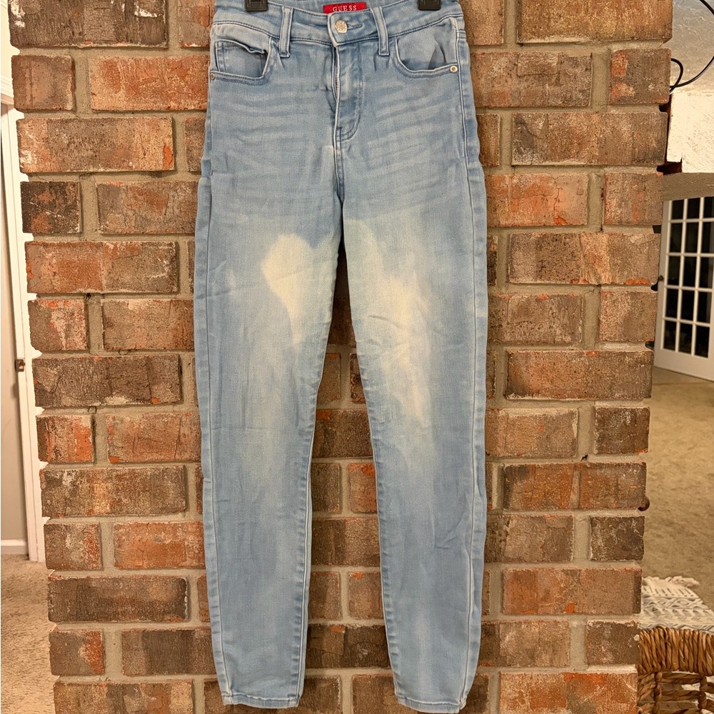 Guess Light Wash Skinny Jeans